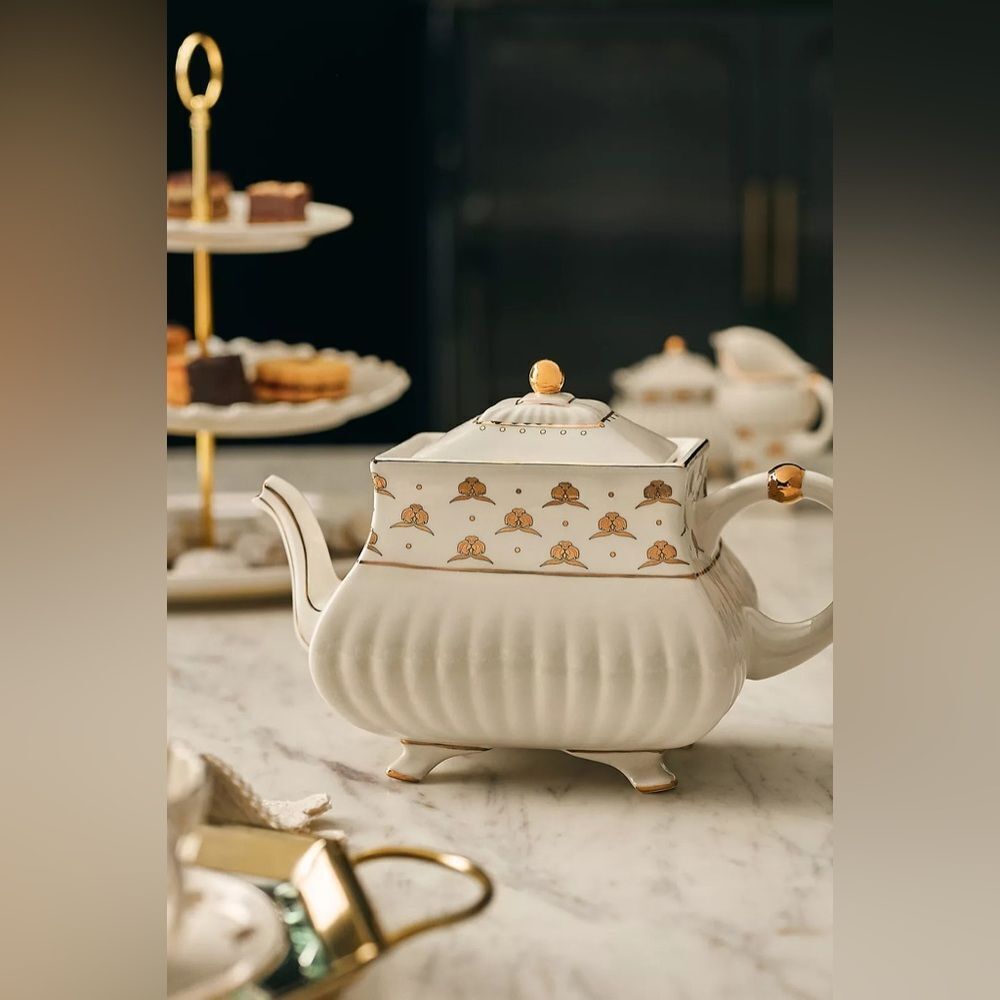 ❤️ANTHROPOLOGIE x The Met Elegant Teapot - Collectible Gift!